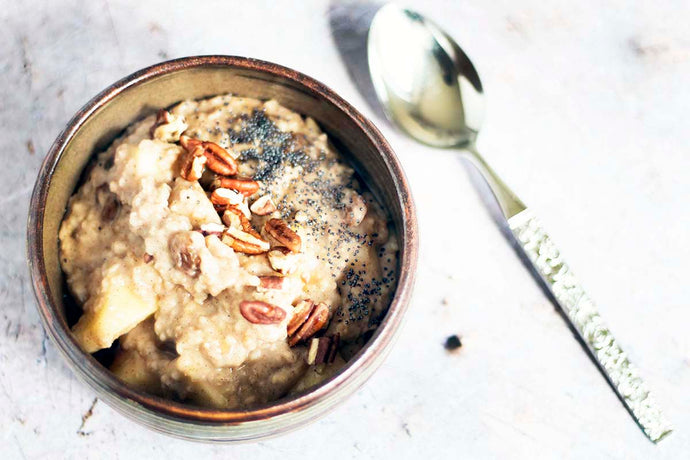 Apple & Cinnamon Porridge by @sneakyvegblog